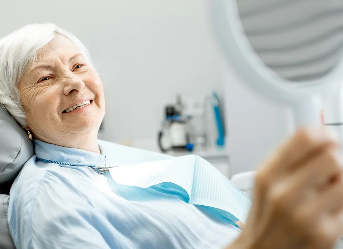 Choosing Between Dental Implants and Dentures